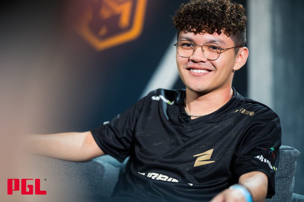 Salazar and his ECSTATIC teammates are still alive in their dream of the Major (Image via PGL/João Ferreira)