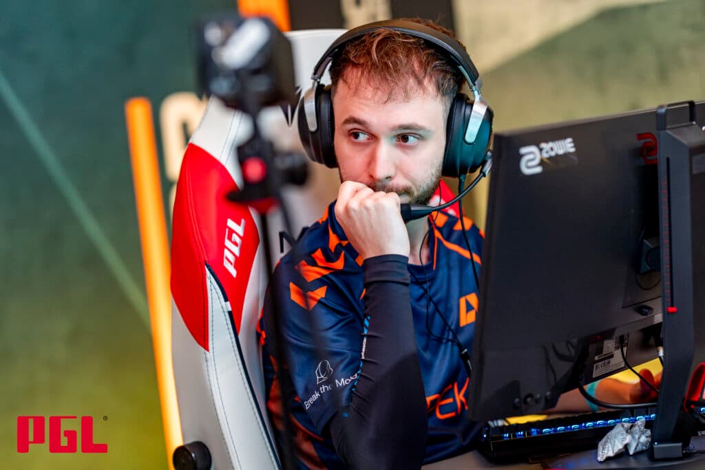 STYKO is among many pros and content creators sick of the cheating problem in Premier (Image via Stephanie Lindgren | PGL)