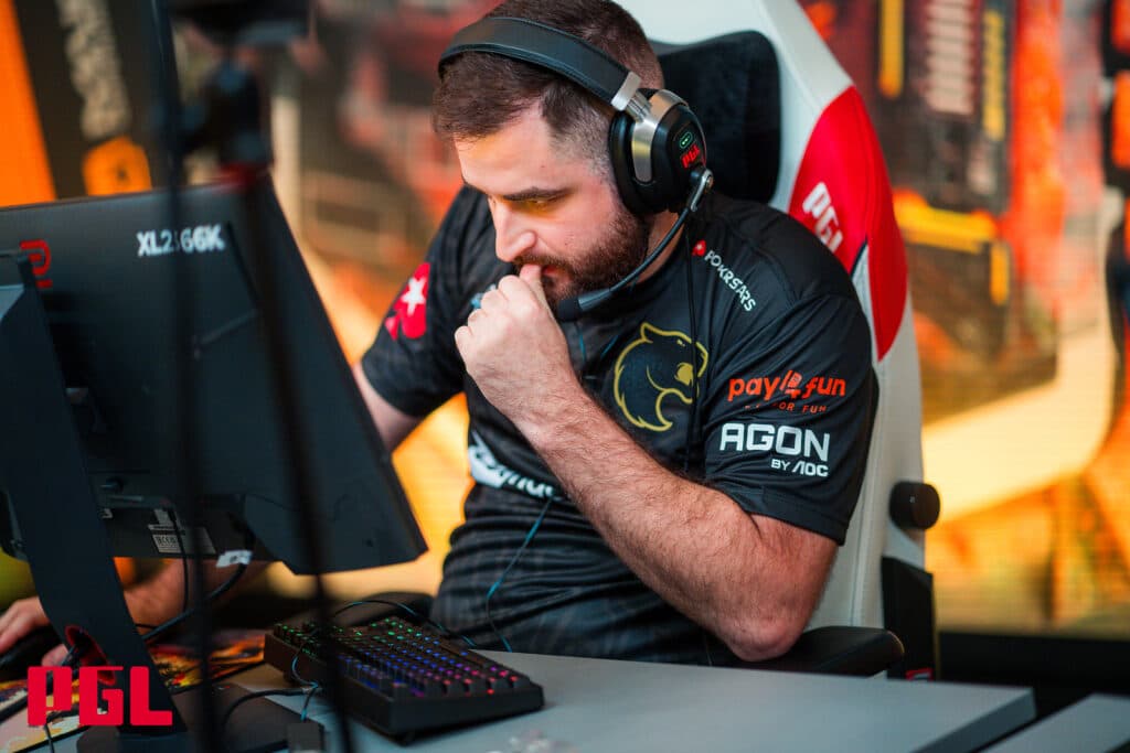 With FalleN, FURIA reversed the 0-2 into 3-2, while SAW did the opposite (Image via PGL/João Ferreira)