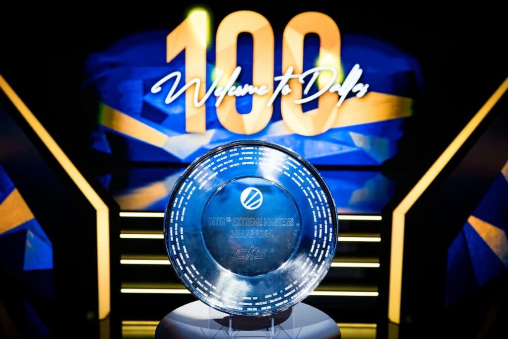 IEM Dallas trophy (Image via ESL FACEIT Group | Helena Kristiansson)