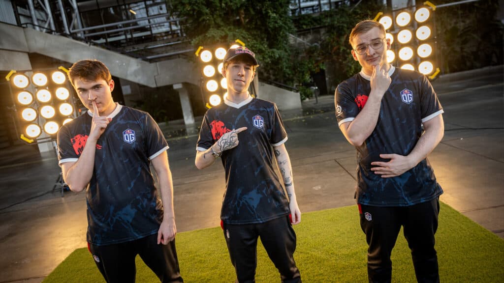 Photo of JKnaps, noly, and Comm before the RLCS London Major (Image via OG Rocket League)