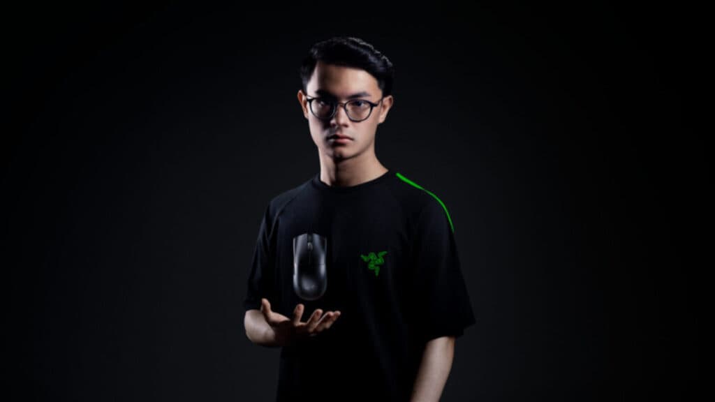 VALORANT player zekken with the Razer Viper V3 Pro (Image via Razer)