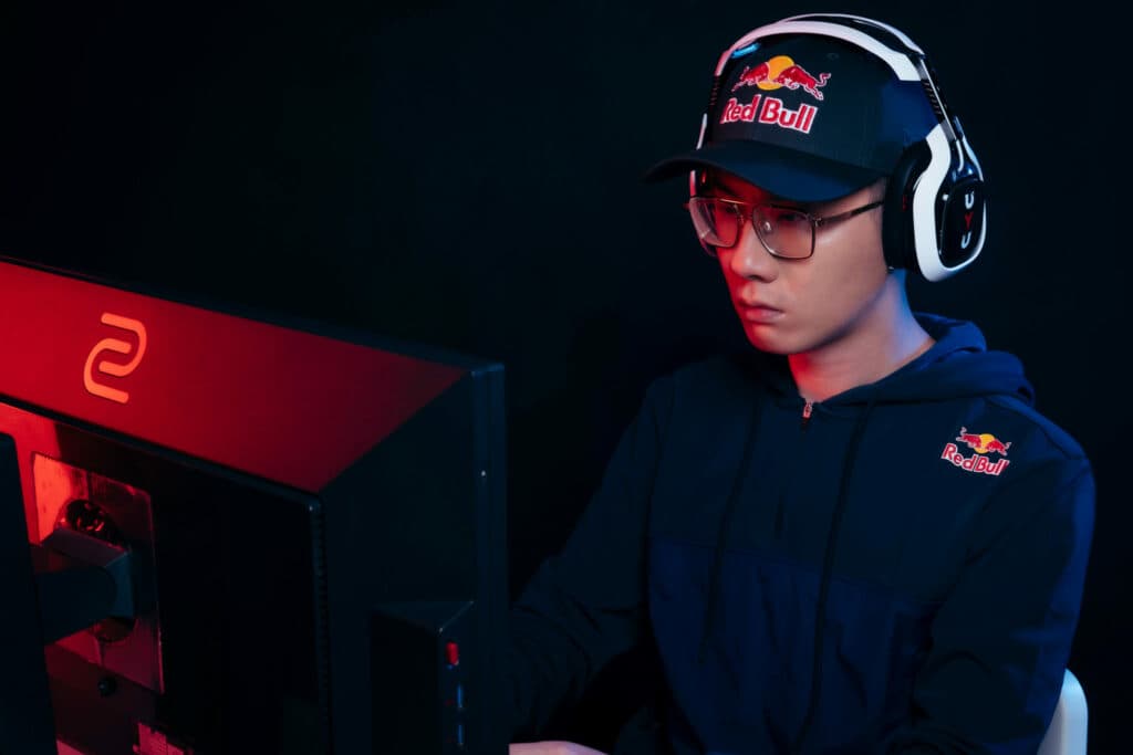 Oil King poses for a portrait in Taipei, Taiwan (Image via Lin Cheng-De and Red Bull Content Pool)