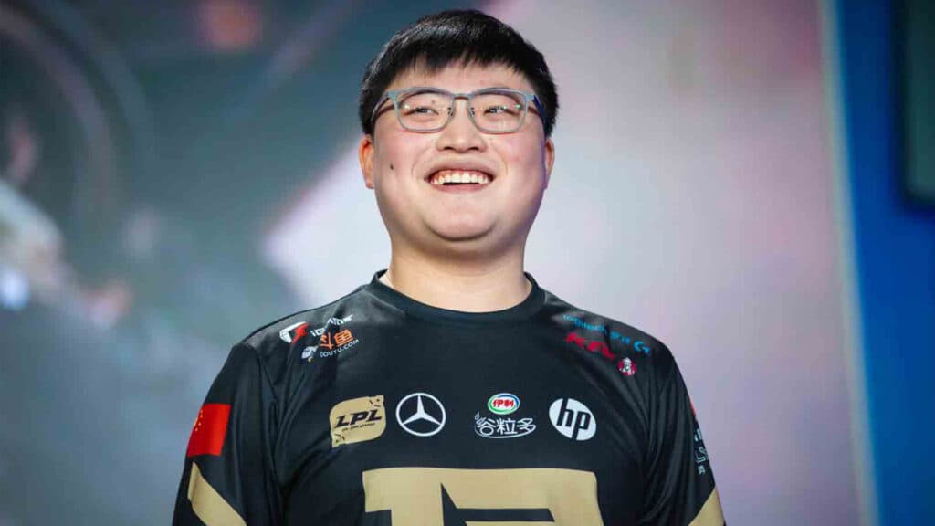 Uzi was the previous bot laner for EDward Gaming (Image via Riot Games)