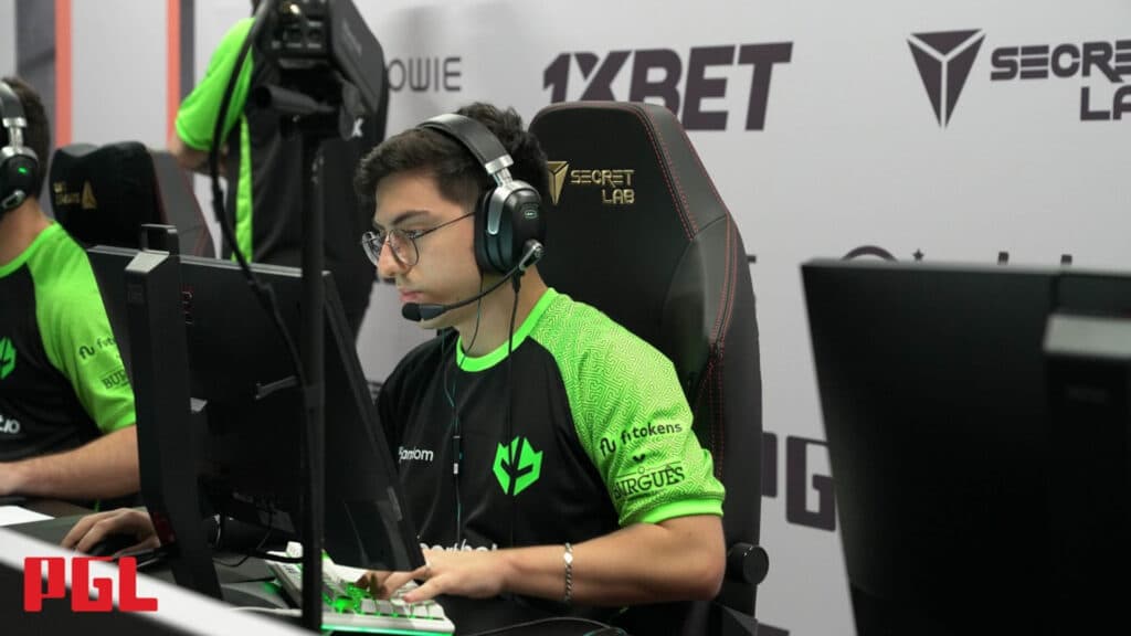 decenty played exceptionally well, especially considering Imperial lost all four maps they played (Photo via PGL)