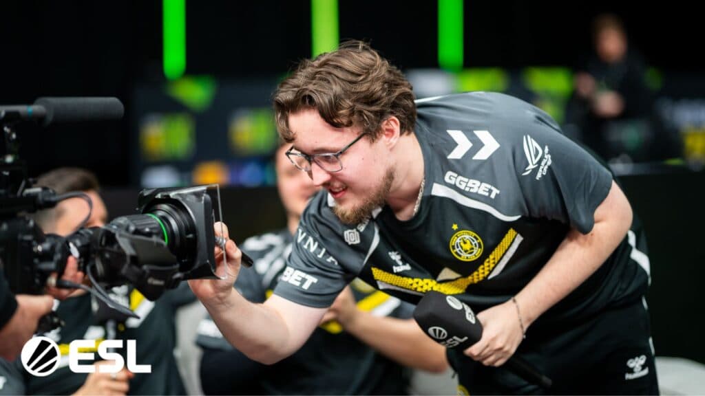 Can ZywOo and Vitality complete their dream season? (Photo via ESL)