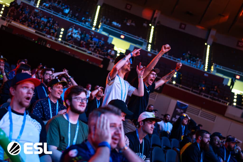 DreamHack Dallas 2025 attendees (Image via Rachel Mathews | EFG)