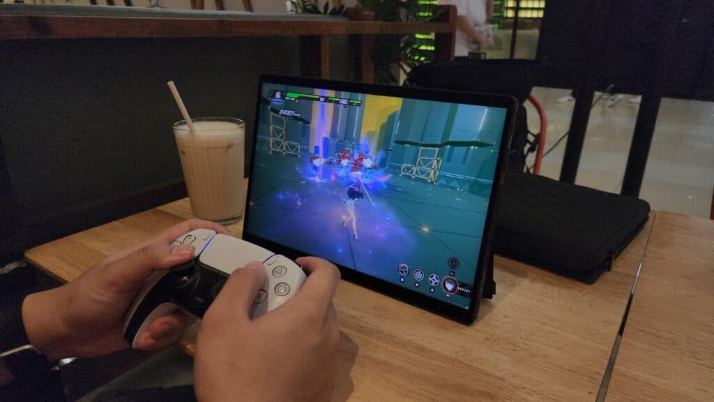 Zenless Zone Zero runs great on the ROG Flow Z13 (Photo via esports.gg)