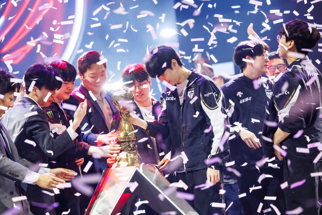 Gen.G with the MSI 2025 trophy (Image via Riot Games)