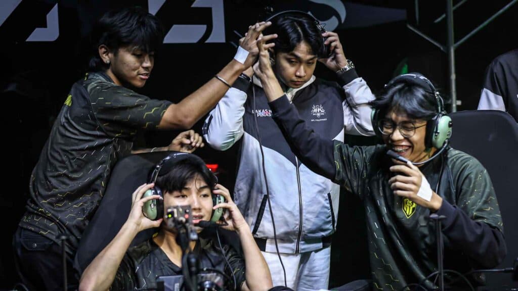 AP Bren celebrating their win against Smart Omega. (Photo via MOONTON Games, MPL Philippines)