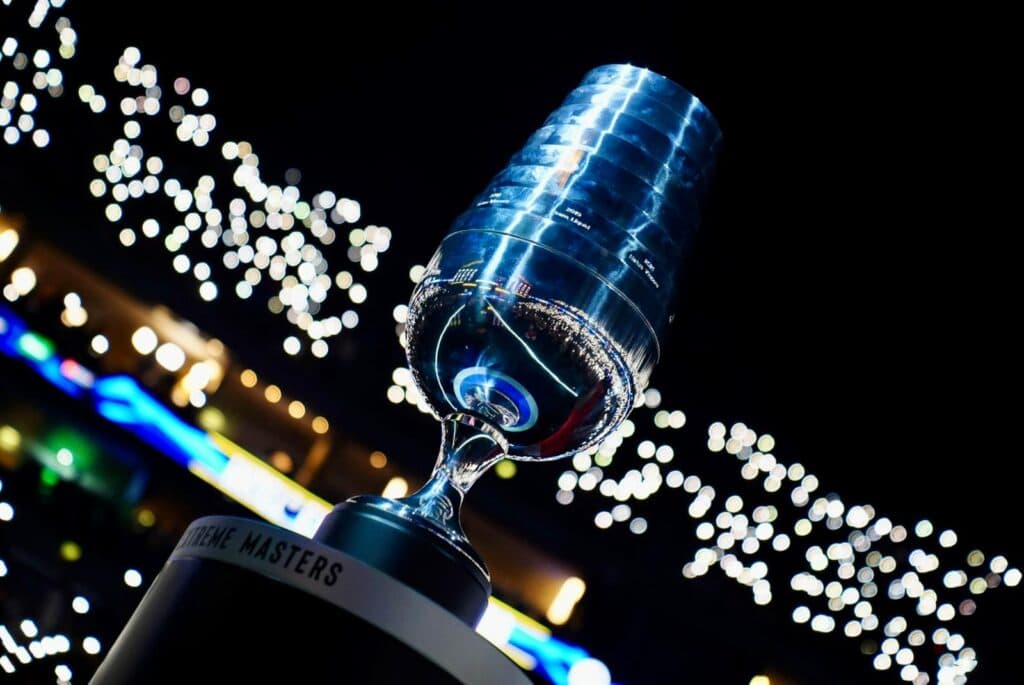 IEM Cologne trophy (Image via <a href="https://x.com/mousesports">MOUZ</a>)