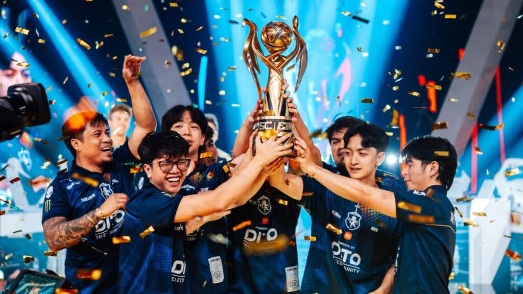 Team Liquid PH raising the MSC 2025 trophy. (Image via MOONTON Games, Esports World Cup)