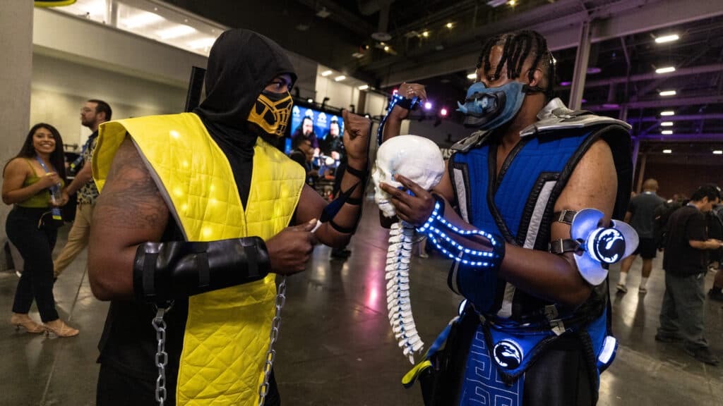 Scorpion and Sub-Zero cosplayers at Evo Las Vegas 2025 (Image via Robert Paul)