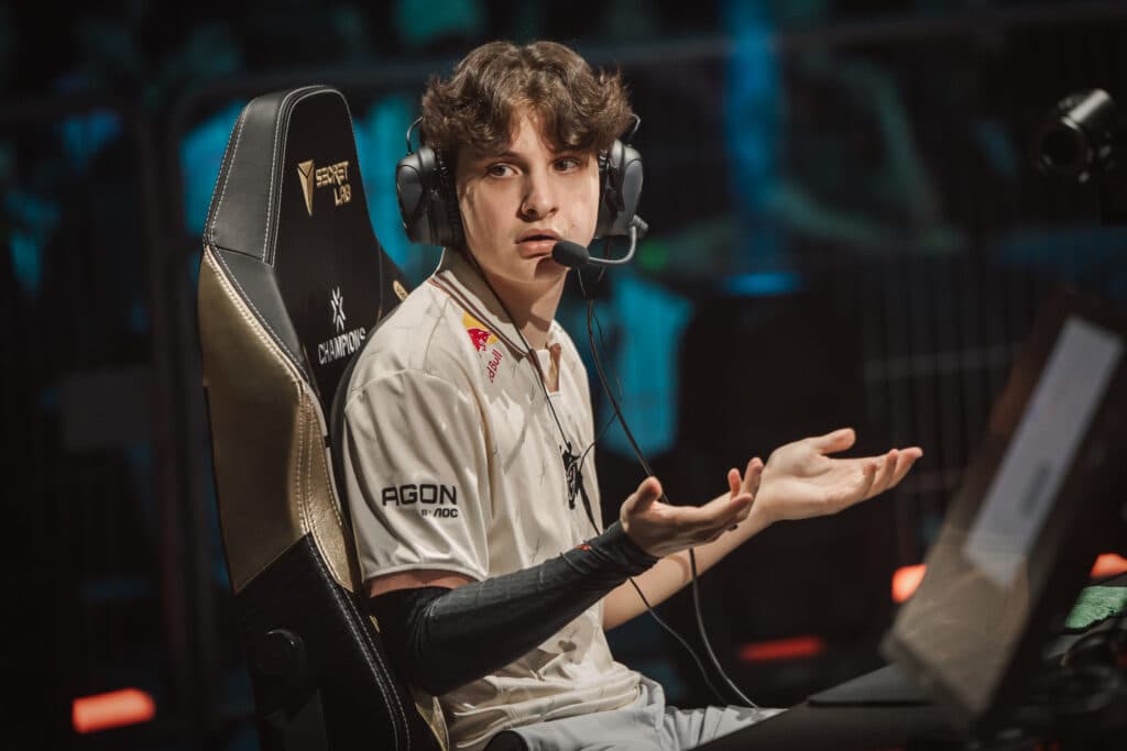 G2's trent on stage versus DRX (Photo Colin Young-Wolff/Riot Games)