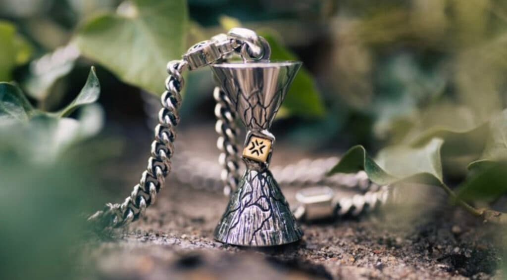 The new VALORANT Champions Necklace unveiled by Riot Games (Image via <a href="https://x.com/lhfaria/status/1971971279726301320/photo/4">Leo Faria</a>)