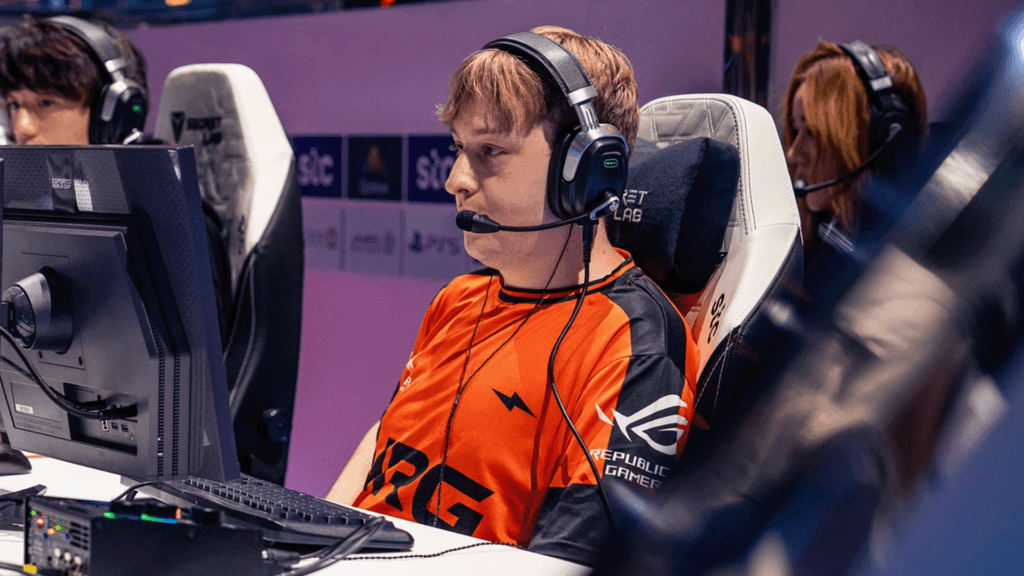 Gild playing for NRG at the Mid-Season Invitational at EWC 2025 (Image via EA)