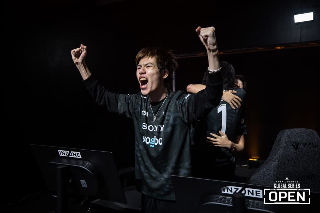 SOTEN's MiaK at the ALGS Open while playing for REJECT (Image via EA / Joe Brady)