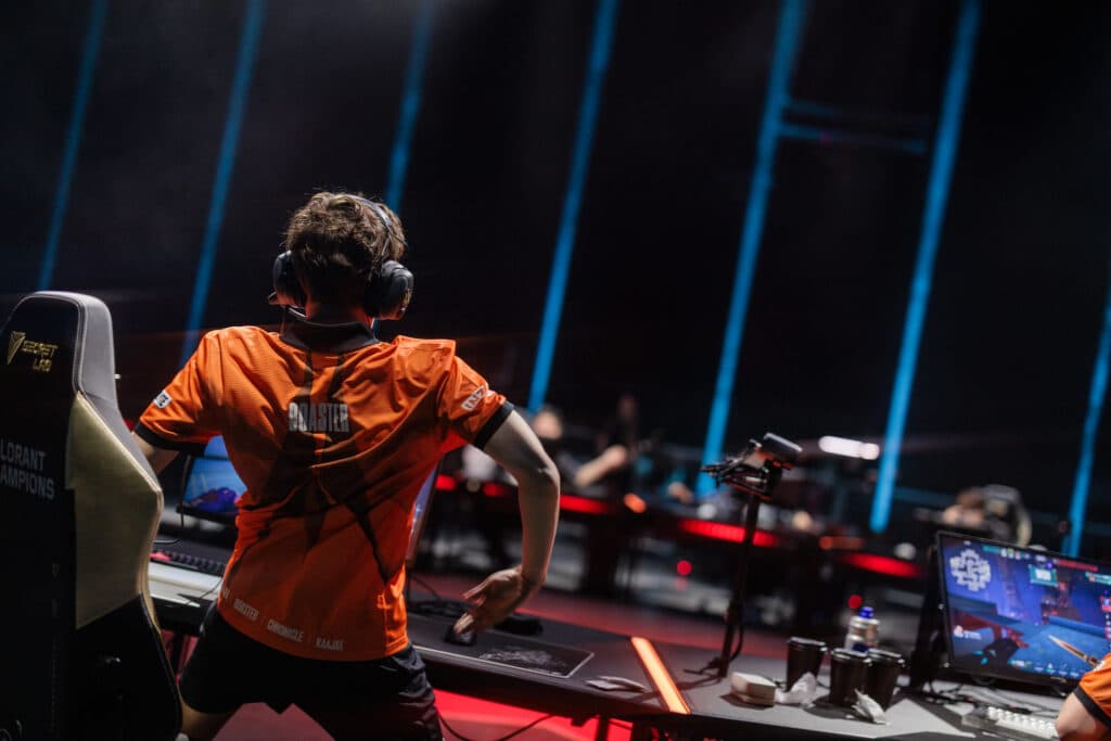 Boaster "turning into a monster" versus RRQ (Photo by Adela Sznajder/Riot Games)