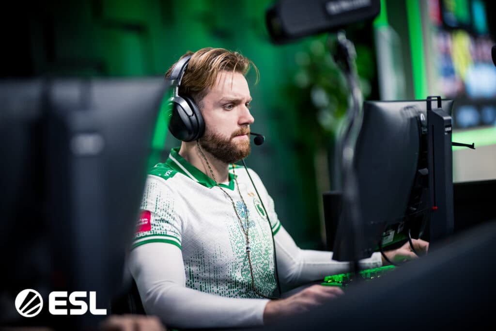 Falcons | NiKo (Photo via ESL)
