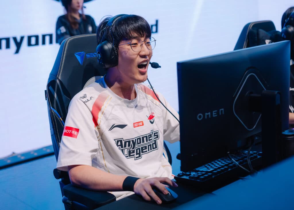 AL | Tarzan at LoL Worlds 2025 (Photo via Riot Games | Colin Young-Wolff)
