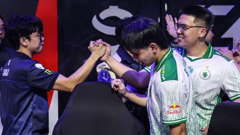 FLCN shakes hands with TLPH after the match. (Image via MPL Philippines, MOONTON Games)