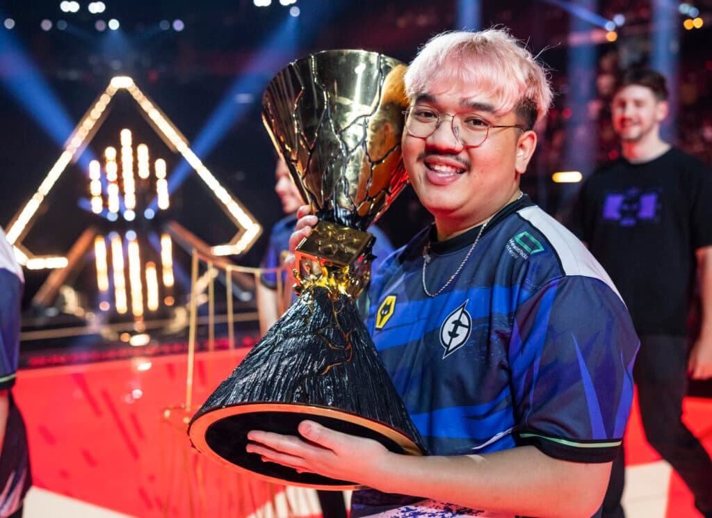 jawgemo with the Champions 2023 trophy (Photo via Colin Young-Wolff/Riot Games)