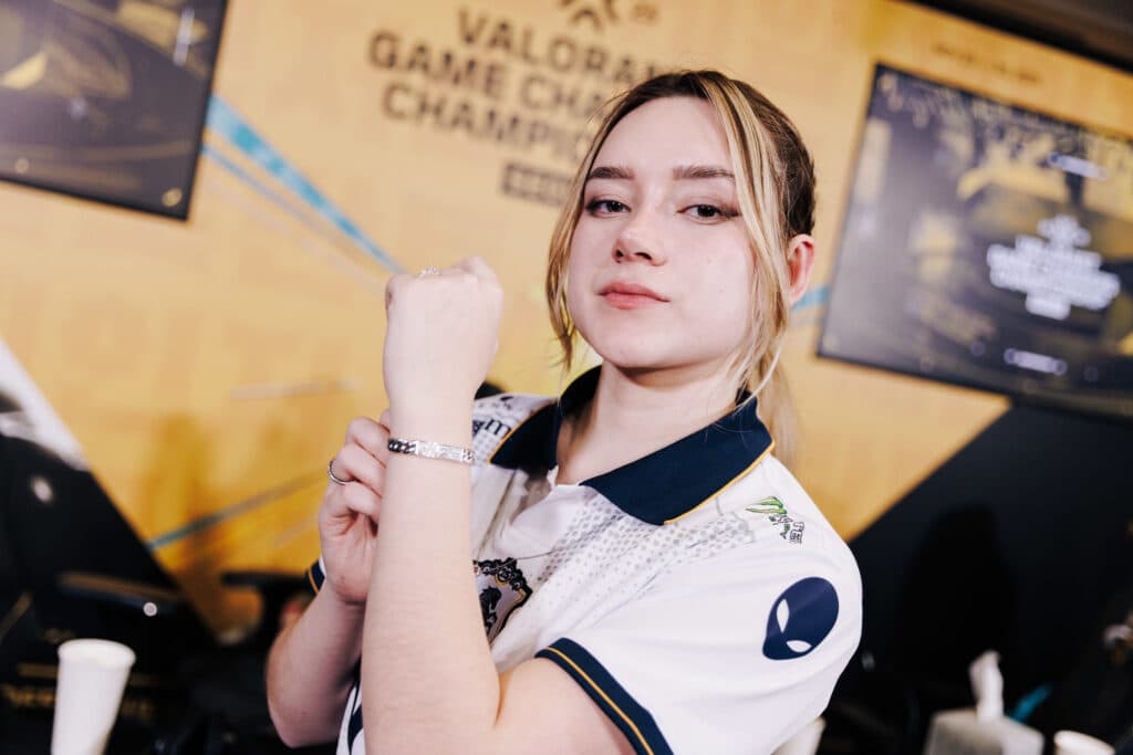 TL daiki with her FMVP bracelet. (Photo by Christina Oh/Riot Games)