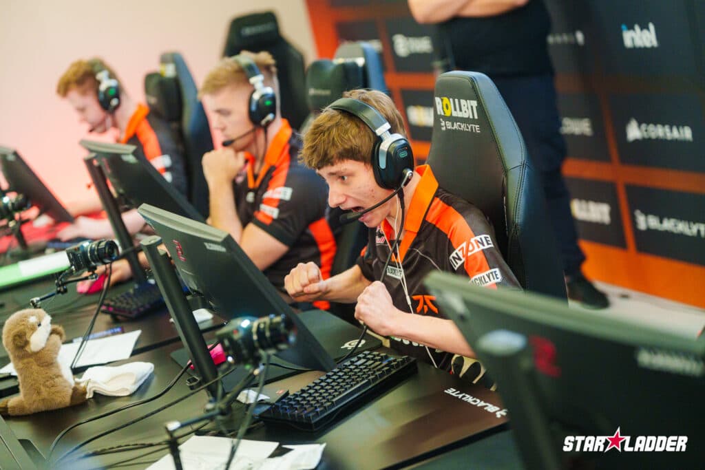 Fnatic in Stage 1 of the CS2 Budapest Major 2025 (Image via StarLadder)