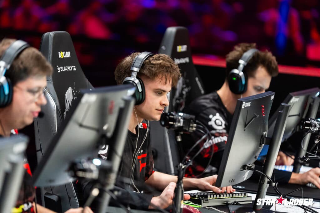 FaZe | jcobbb at the CS2 Budapest Major 2025 Playoffs (Image via StarLadder)