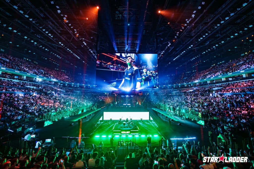 The CS2 Budapest Major 2025 arena before a NAVI match (Image via StarLadder)