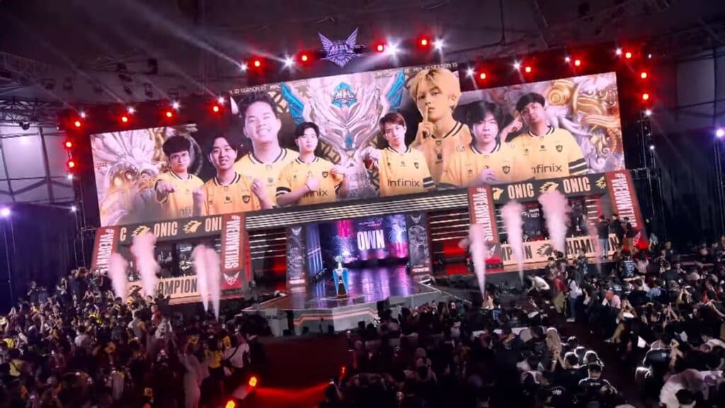 ONIC ID won against RRQ Hoshi. (Image via Mobile Legends: Bang Bang on YouTube)