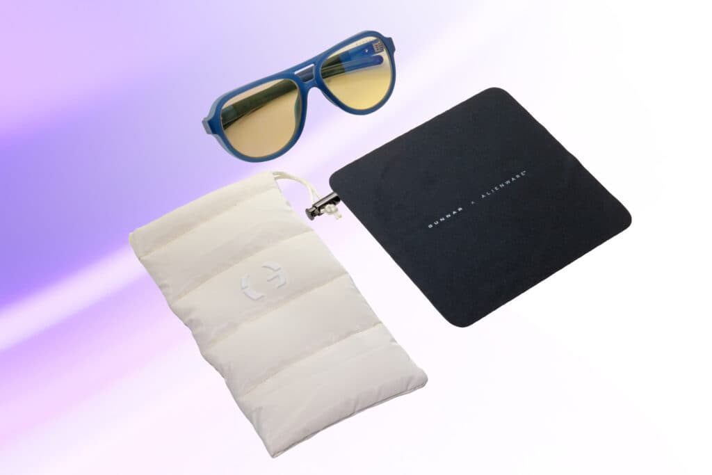 The custom pouch and cloth with the glasses (Image via GUNNAR Optiks)