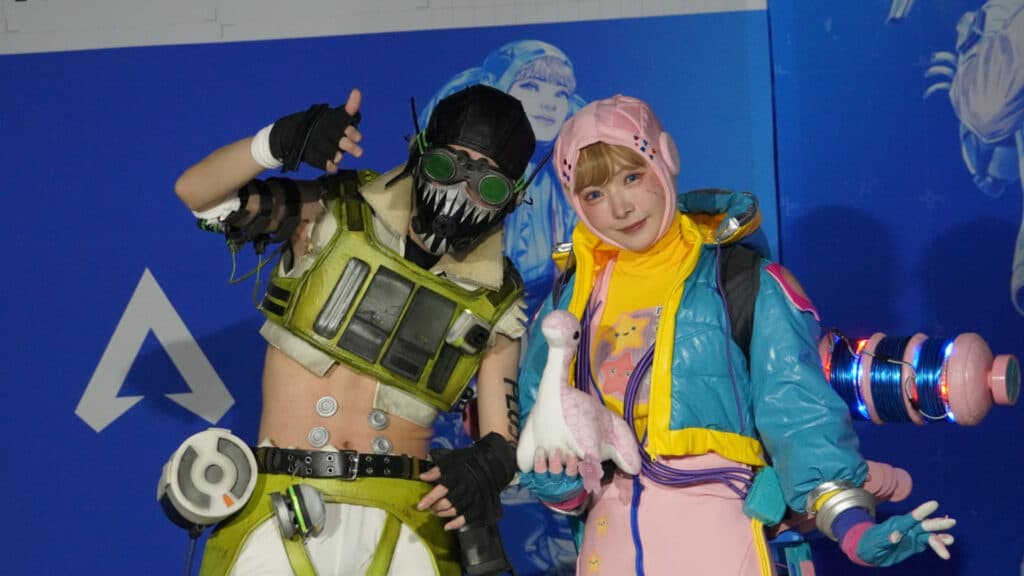 Apex Legends cosplayers at the venue (Photo via XC | Esports.gg)