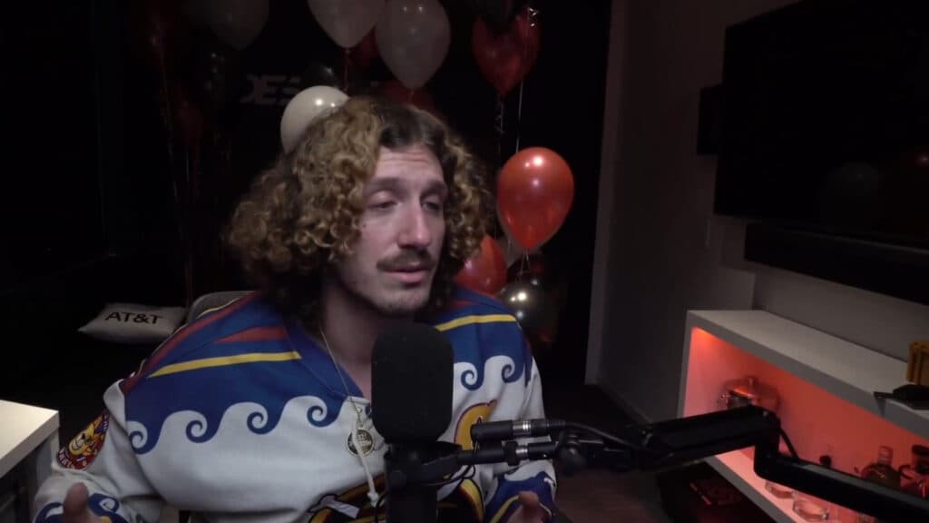 NiceWigg discusses his role at 100 Thieves in a livestream (Screenshot via esports.gg)