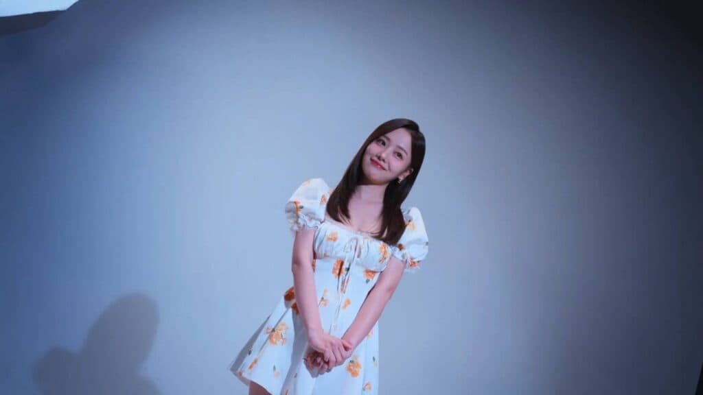 Ham Ye-jin during a photoshoot session (Image via Netflix)