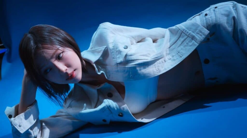 During a photoshoot session (Image via Netflix)