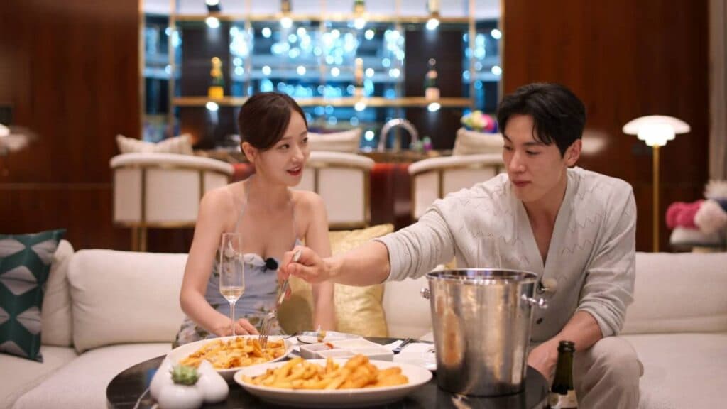 Ham Ye-jin and Jo I-geon on a Paradise date (Image via Netflix)
