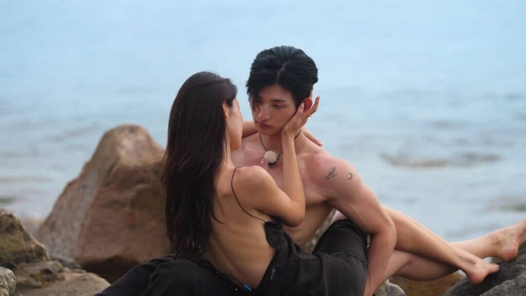 It again looked like friendly zone for Choi Mina Sue, as she joked a lot and made Lee Sung-hun laugh (Image via Netflix)