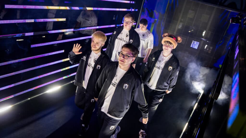 Team Heretics lost against NAVI by 2-1 (Image by Wojciech Wandzel/Riot Games)