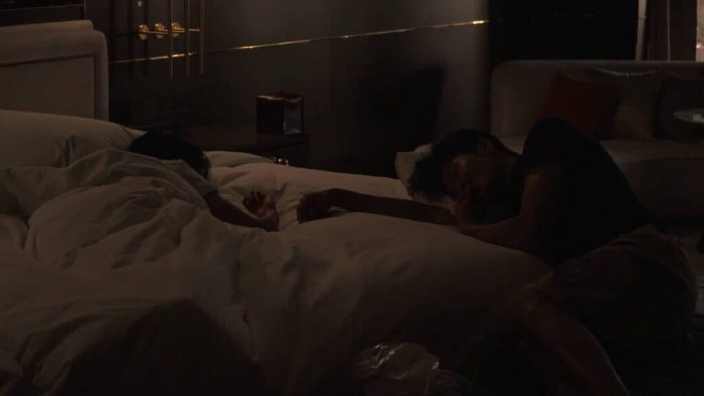 Kim Min-gee and Lim Su-been, falling asleep together (Image via Netflix)