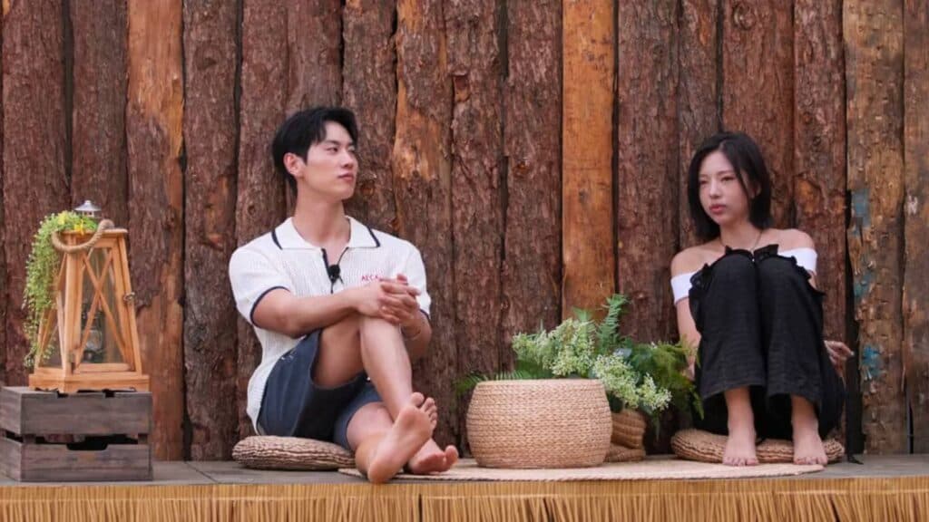 Jo I-geon and Kim Go-eun (Image via Netflix)