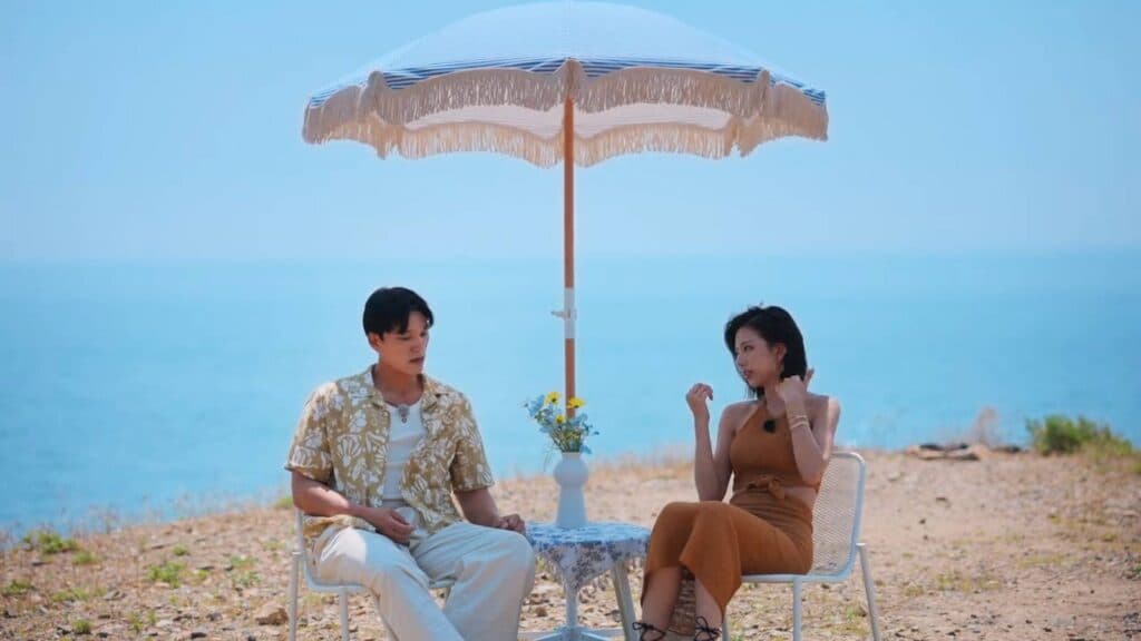 Shin Hyeon-woo and Kim Go-eun (Image via Netflix)