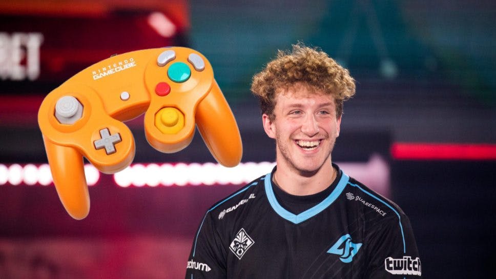 NiceWigg is using a GameCube controller to climb to Masters in Apex Legends cover image